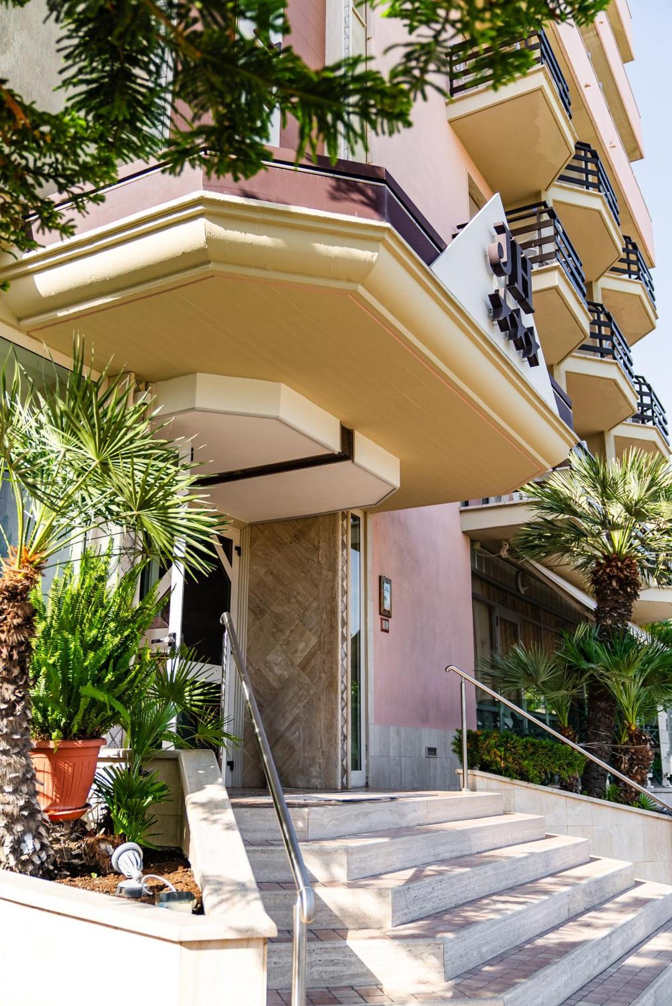 Hotel Joli Алба Адриатика Екстериор снимка