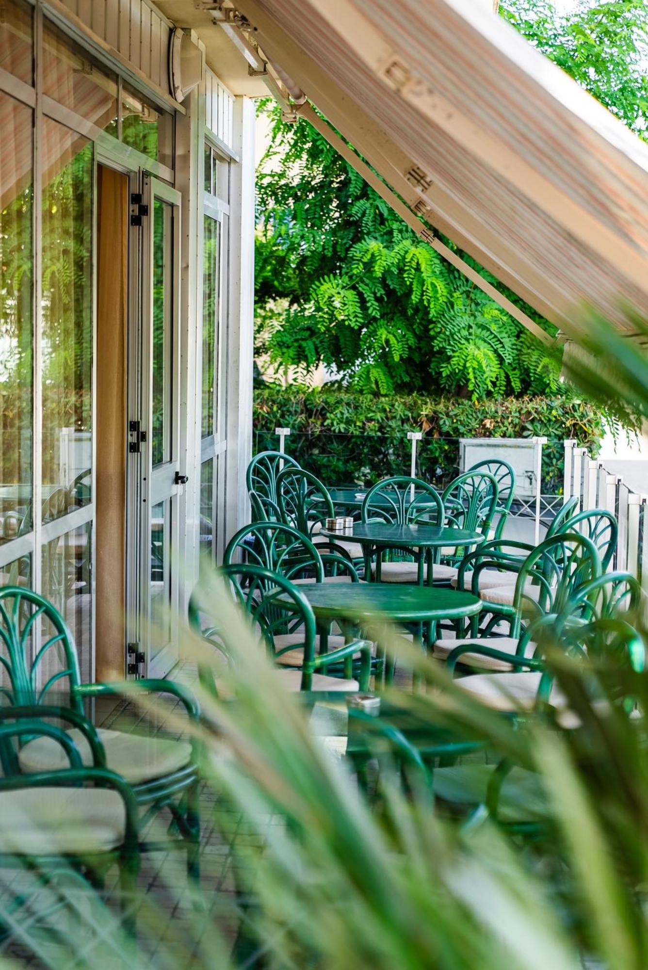 Hotel Joli Алба Адриатика Екстериор снимка